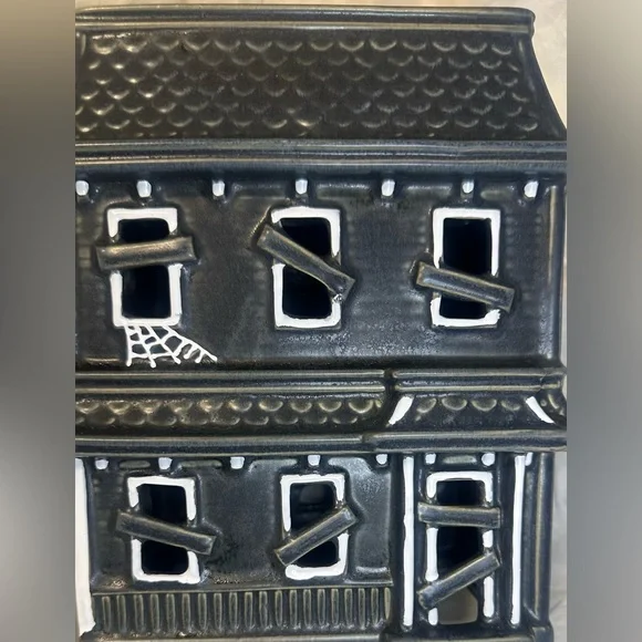 🩶 👻Pottery Barn Ceramic Haunted House - Dark Gray Medium🩶👻 - Picture 6 of 11
